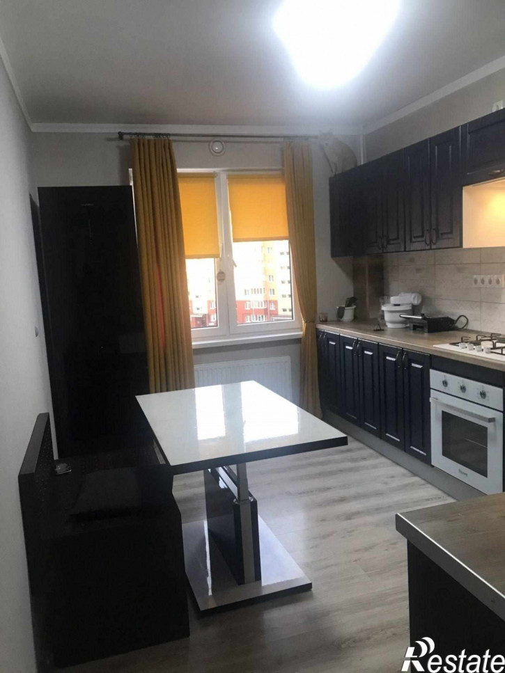 3-комн квартира Дзержинского ул, 168В
