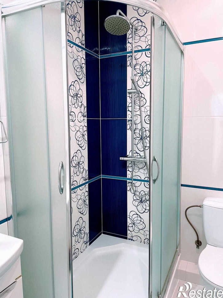 4-комн квартира Красносельская ул, 82