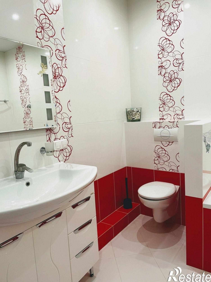 4-комн квартира Красносельская ул, 82