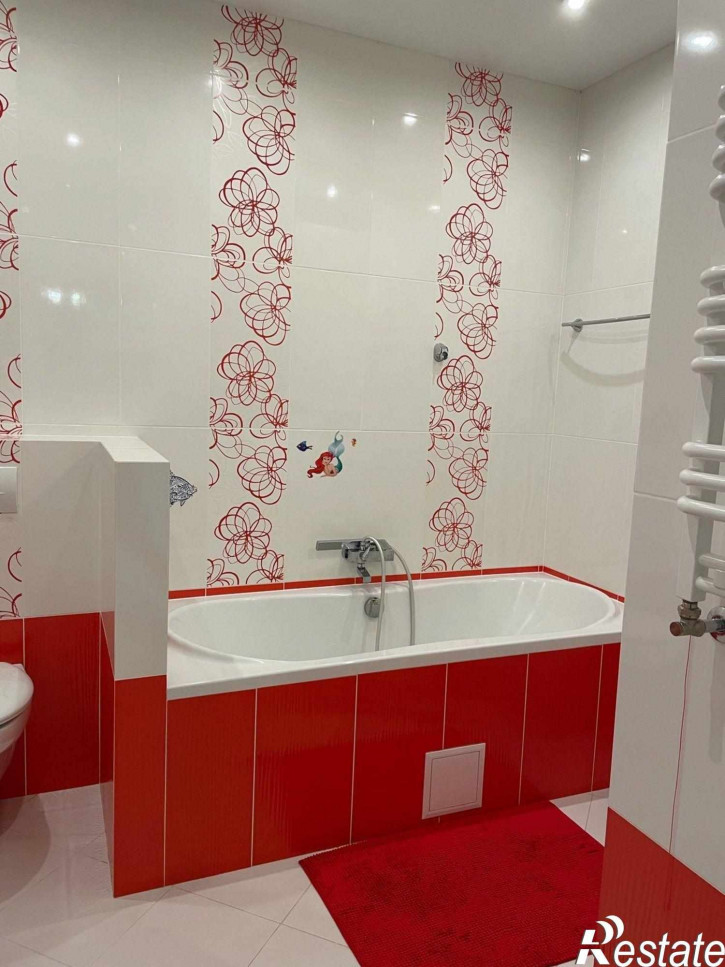 4-комн квартира Красносельская ул, 82