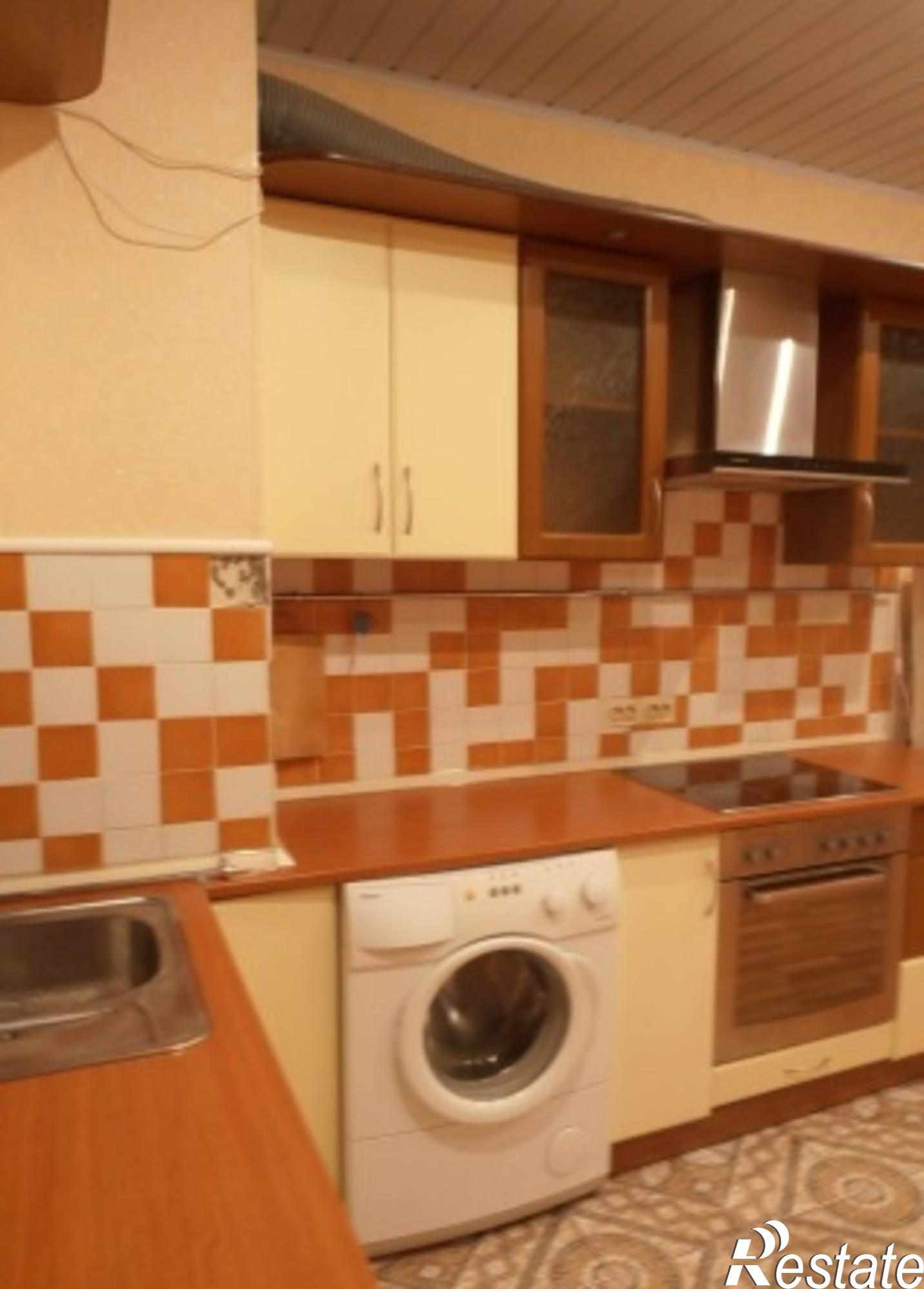 Сдать квартиру за 17 000 рублей на Комиссарова ул, 4А