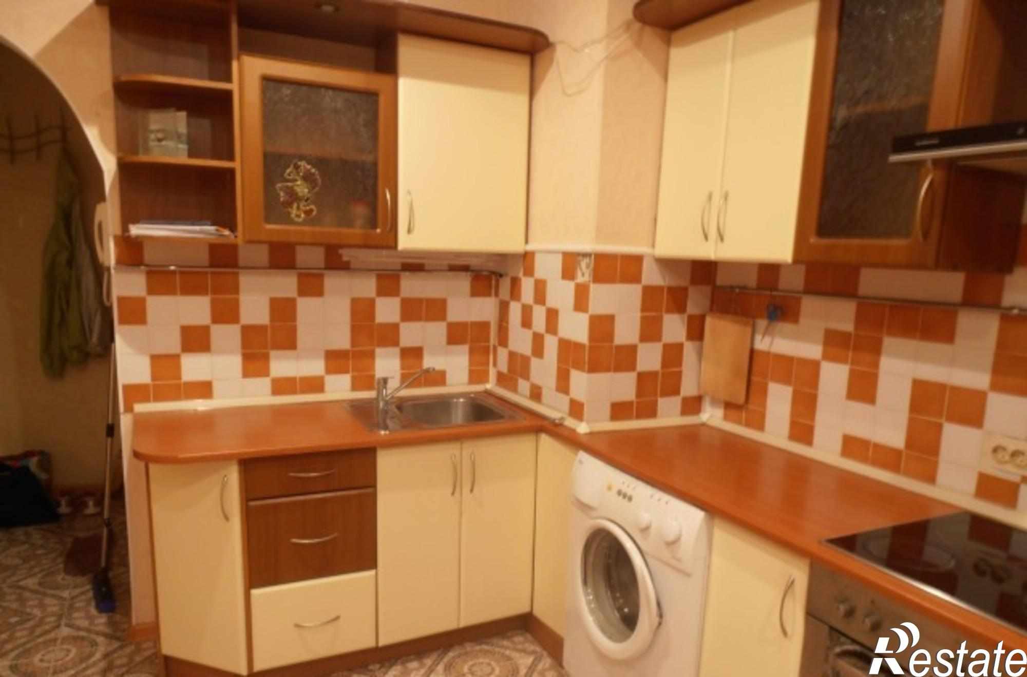 Сдать квартиру за 17 000 рублей на Комиссарова ул, 4А