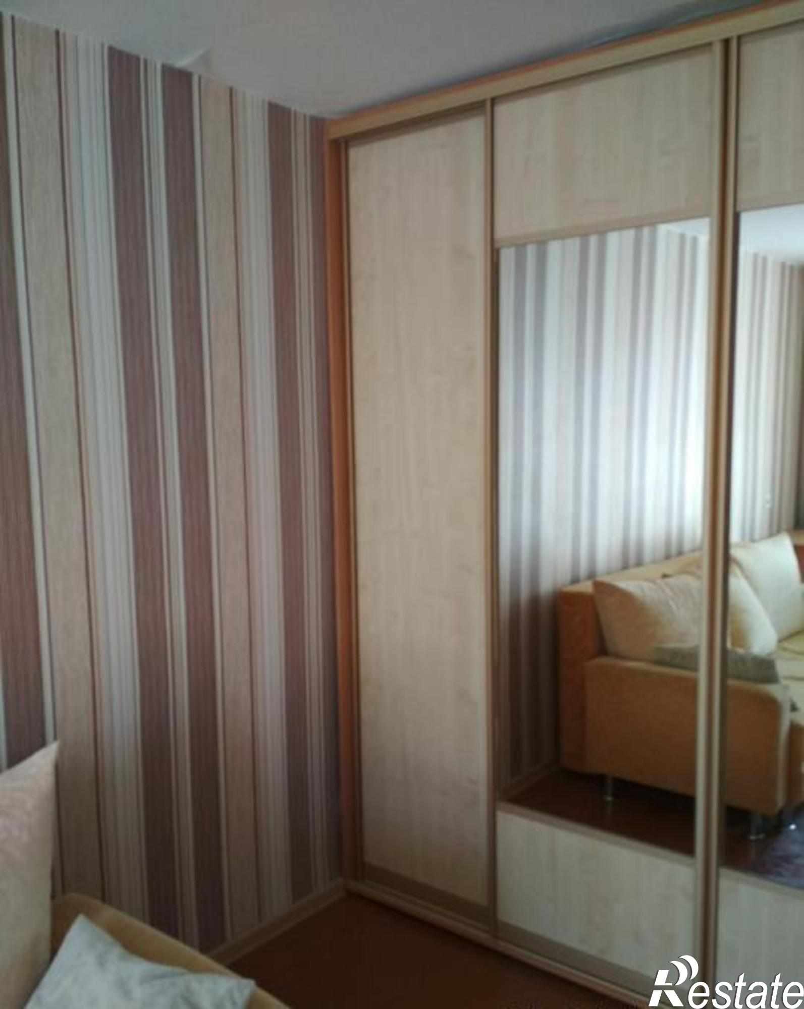 Сдать квартиру за 12 000 рублей на Крайнова ул, 12