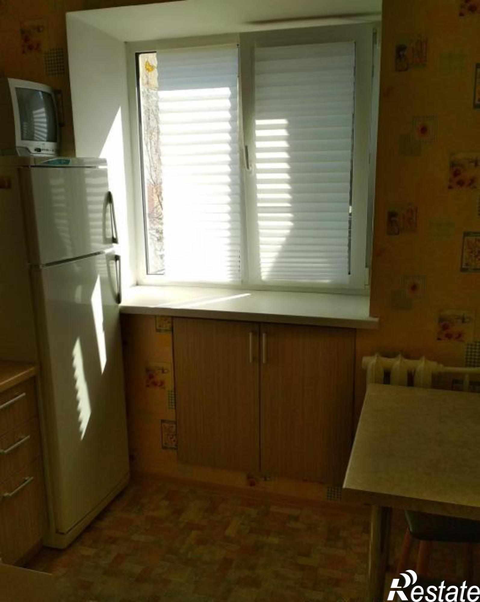 Сдать квартиру за 12 000 рублей на Крайнова ул, 12
