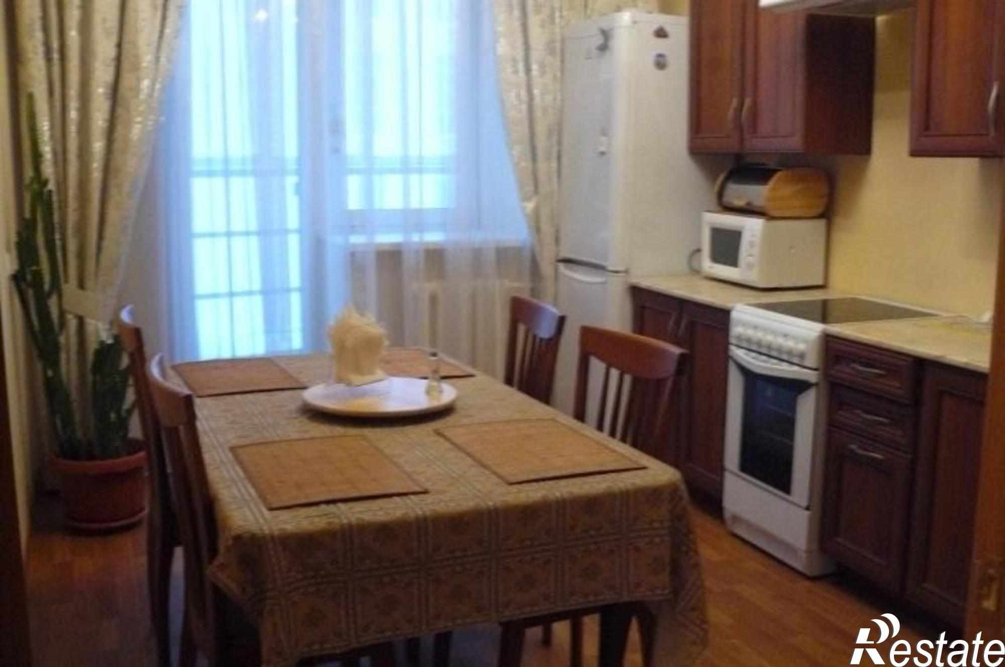 Сдать квартиру за 18 000 рублей на Крайнова ул, 4