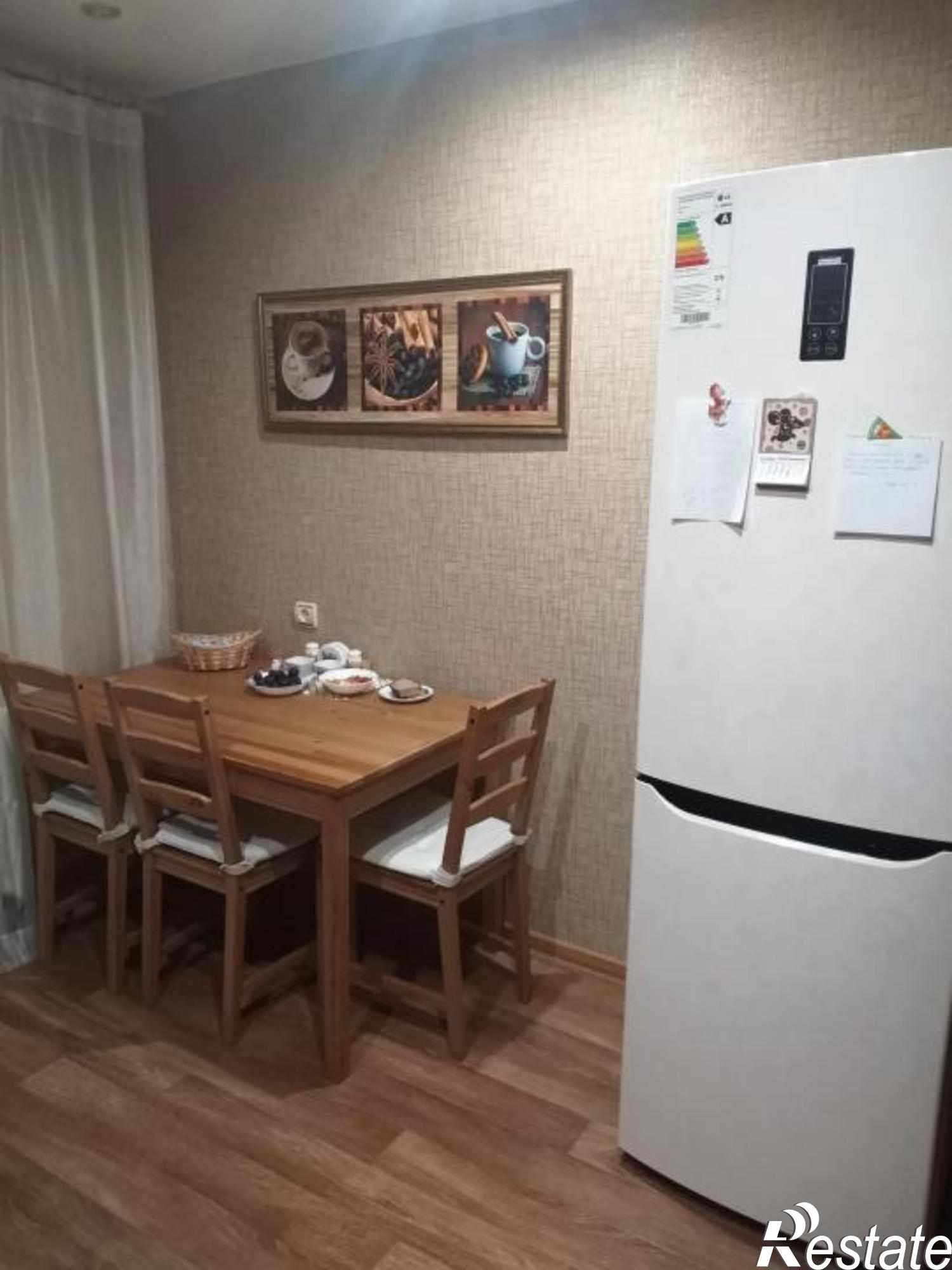 Сдать квартиру за 18 000 рублей на Комиссарова ул, 1Г