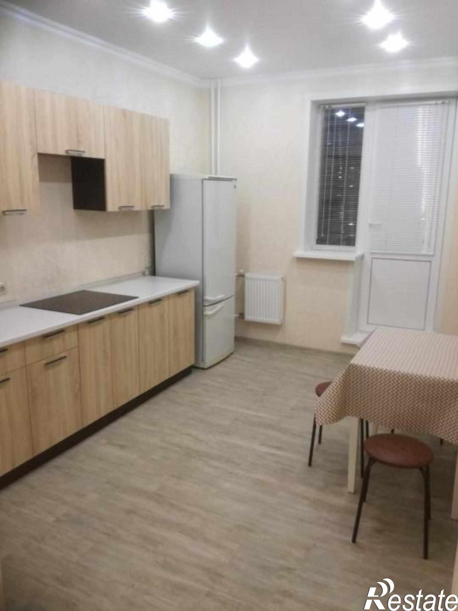 Сдать квартиру за 15 000 рублей на Крайнова ул, 5
