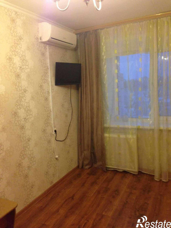 2-комн квартира Комиссарова ул, 1Г