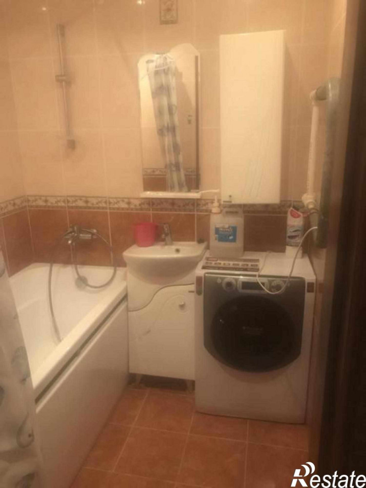2-комн квартира Тихонравова ул, 9