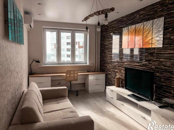 1-комн квартира Крайнова ул, 5