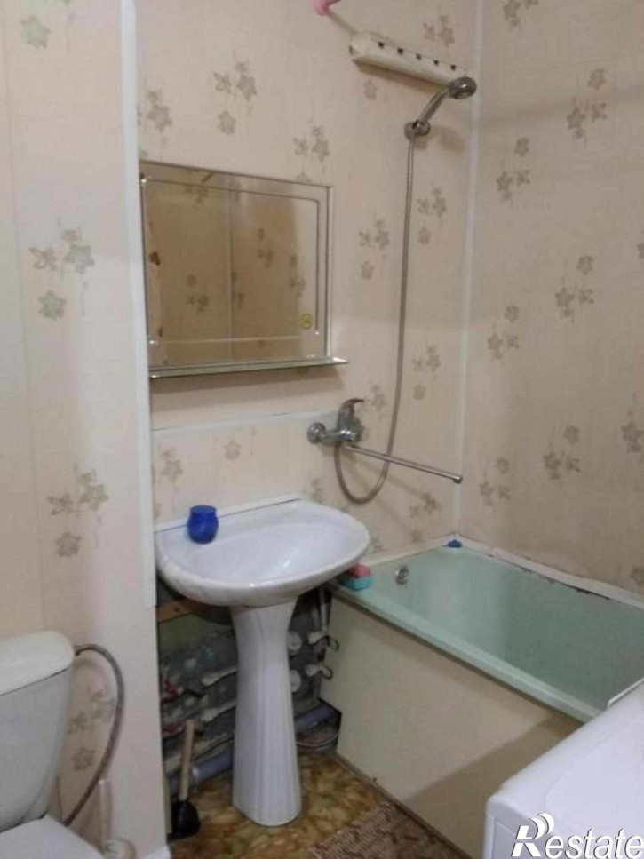 2-комн квартира Комиссарова ул, 15А