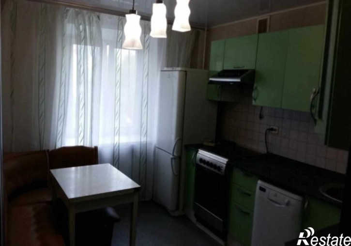 3-комн квартира Комиссарова ул, 10/13