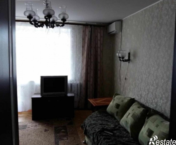 3-комн квартира Комиссарова ул, 10/13