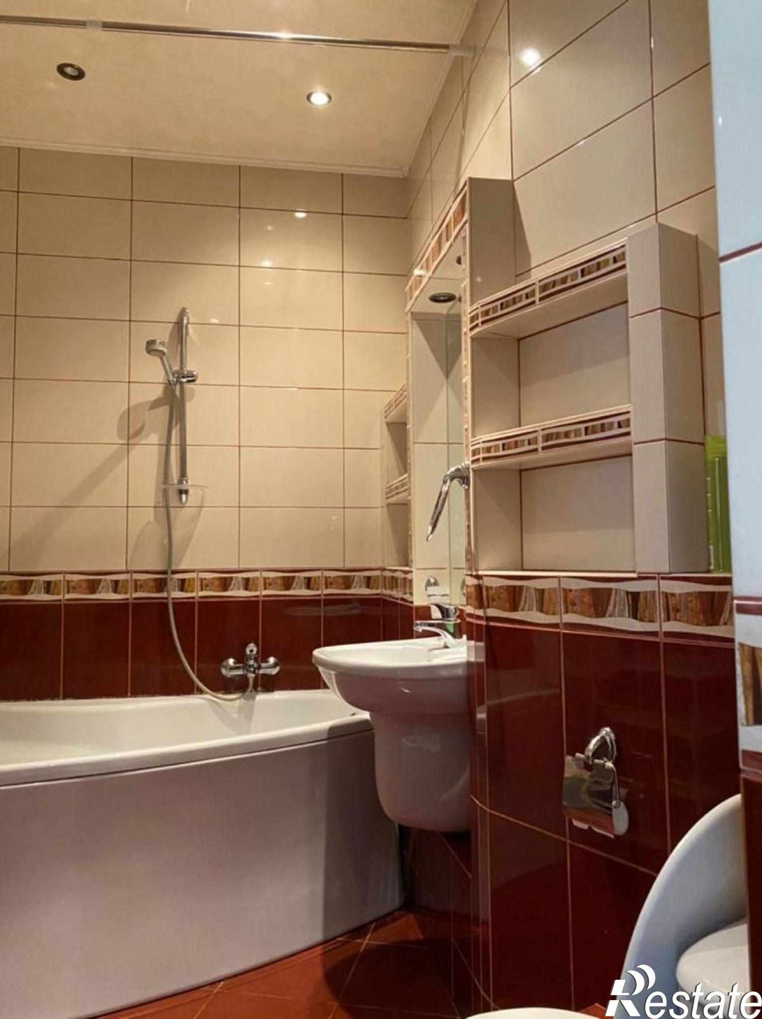 Купить квартиру за 4 690 000 рублей на Аксакова ул, 102