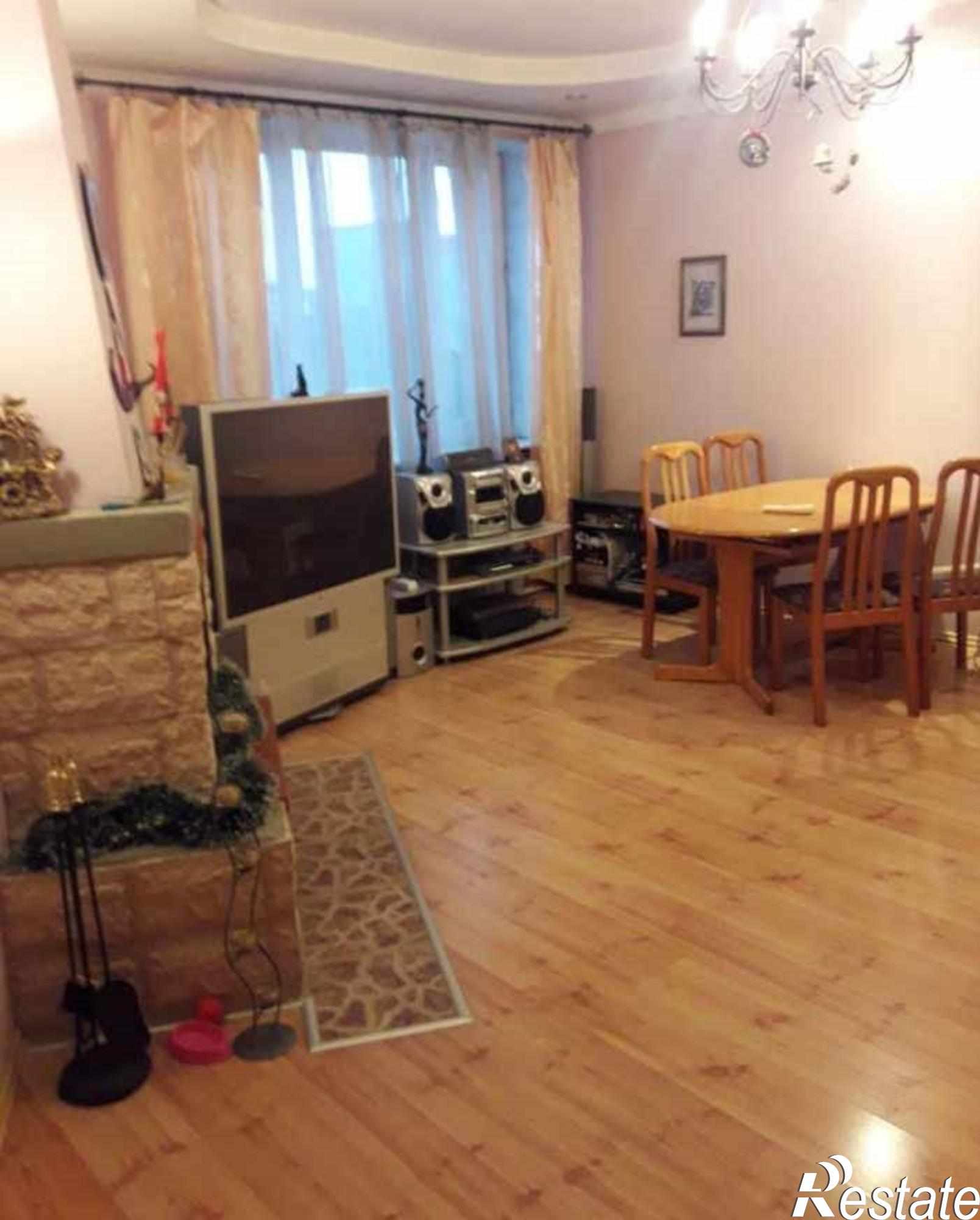 Купить квартиру за 9 300 000 рублей на Стрелковая ул, 1
