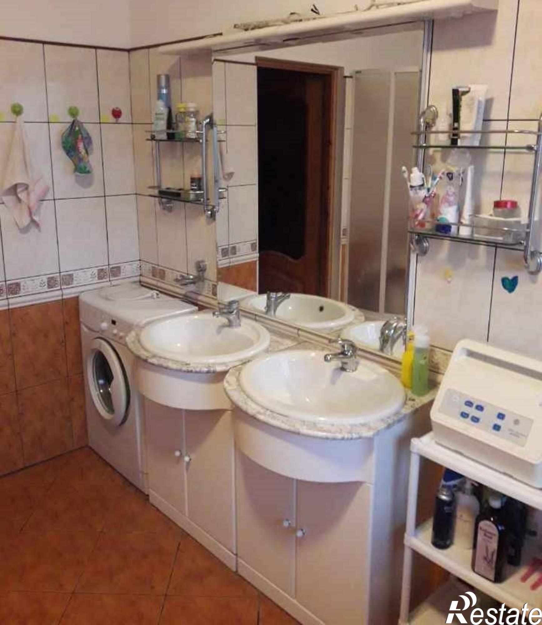 Купить квартиру за 9 300 000 рублей на Стрелковая ул, 1