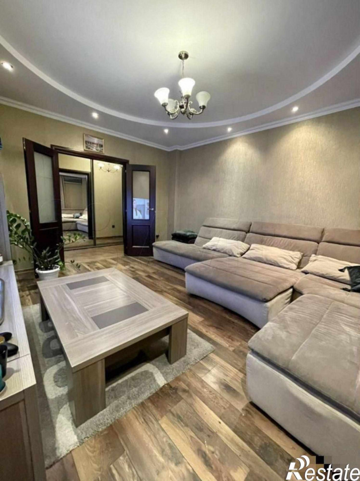2-комн квартира Эпроновская ул, 20