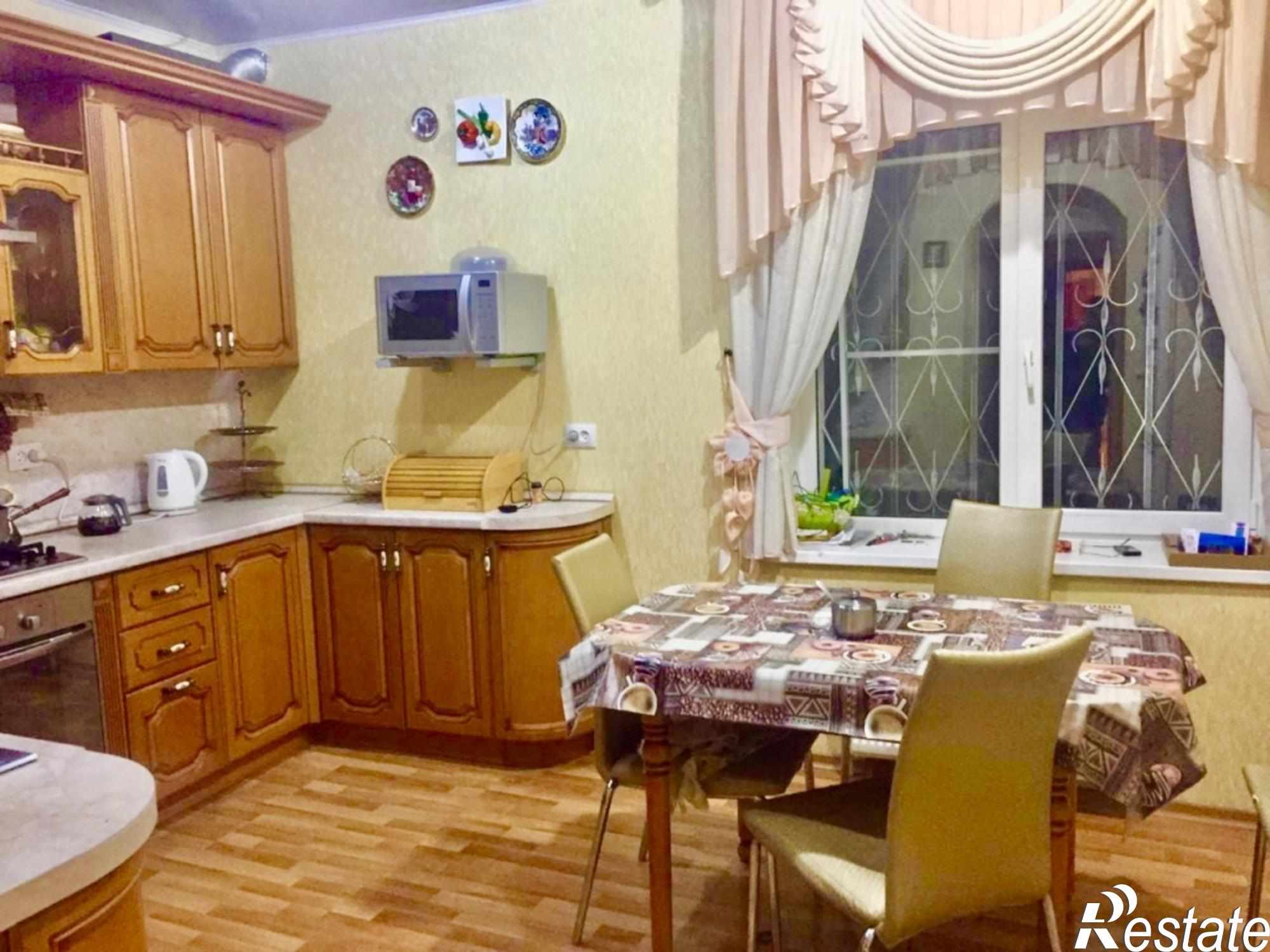 Купить дачу, дом, коттедж за 19 000 000 рублей на Зеленая ул