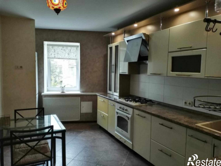 2-комн квартира Строителей пр-кт, 42Д