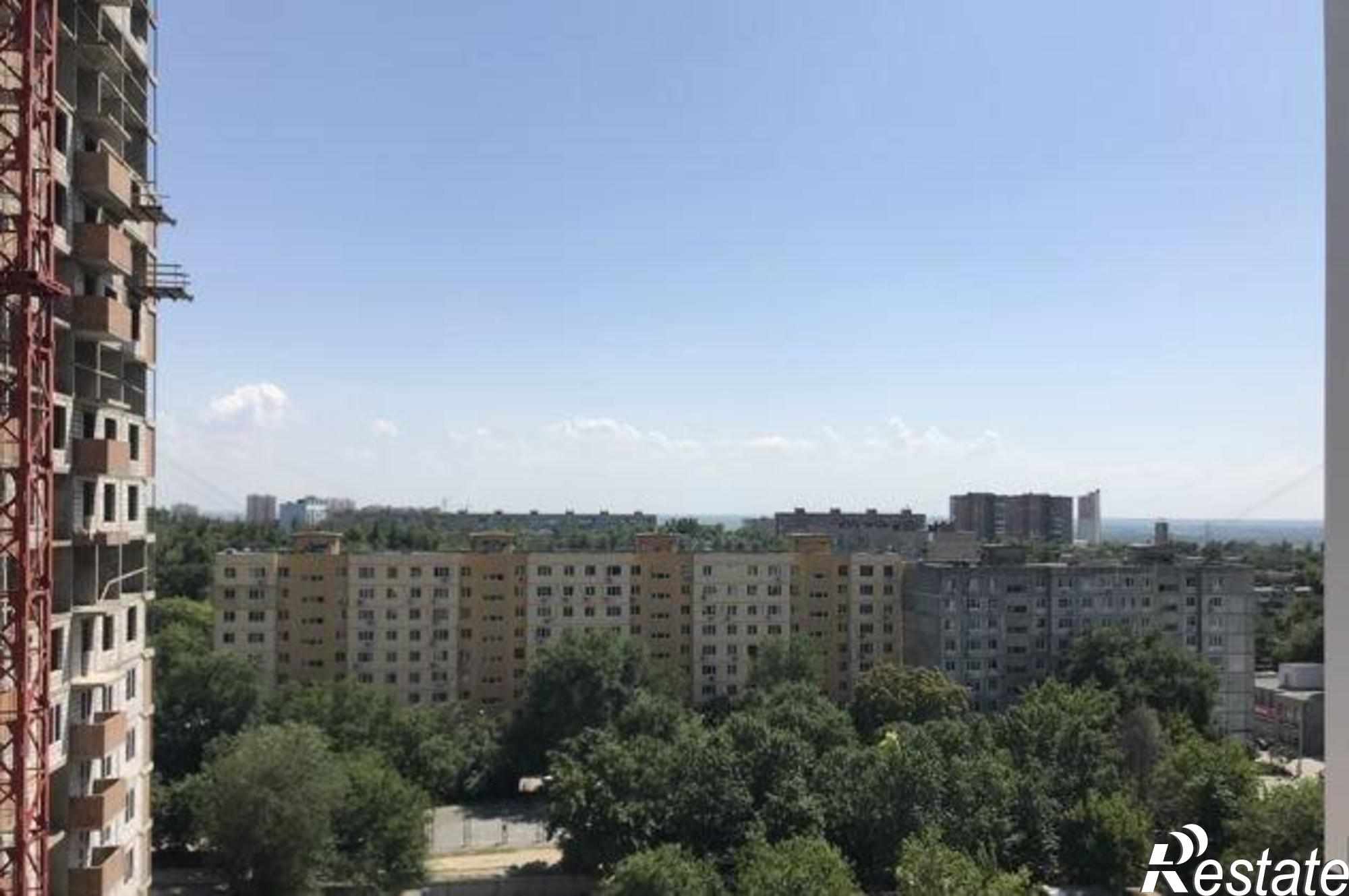 Купить квартиру за 2 490 000 рублей на улица Жмайлова, 19А