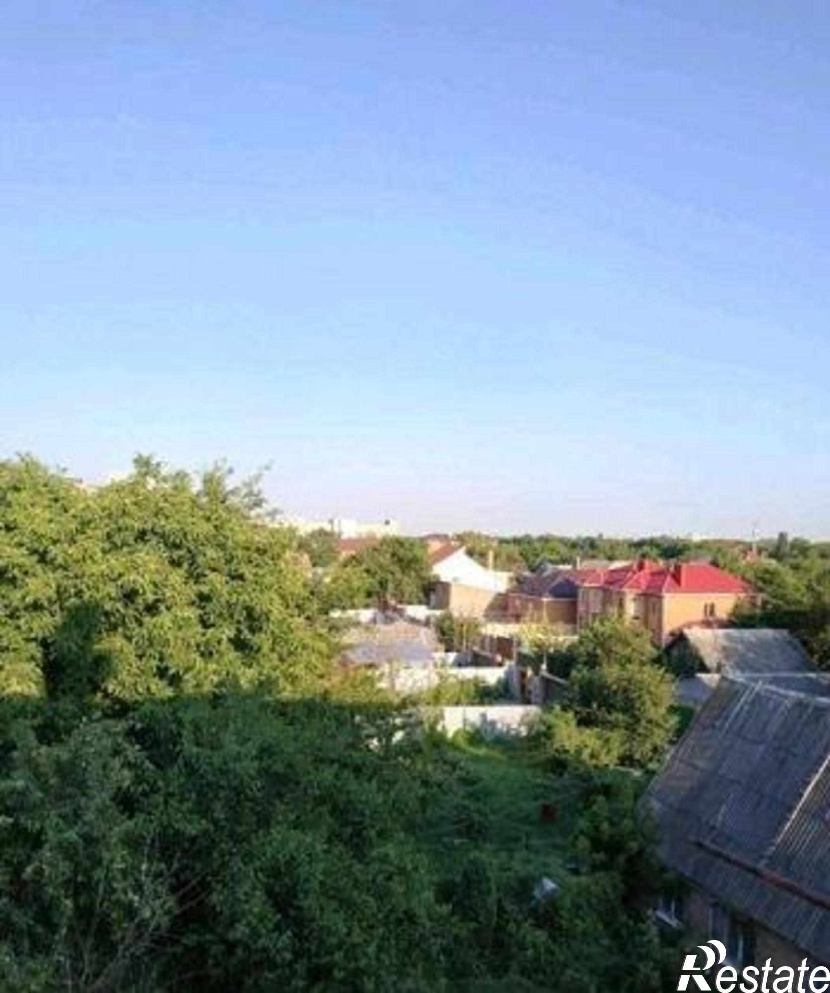 Купить квартиру за 1 880 000 рублей на Днепропетровская улица, 36/30