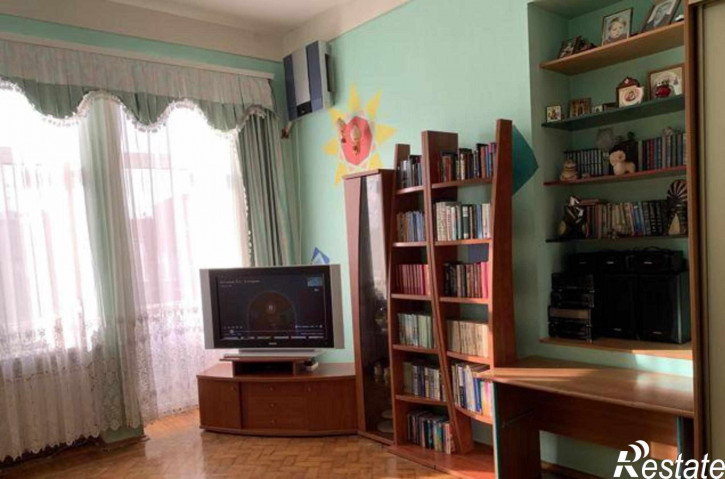 3-комн квартира проспект Чехова, 32