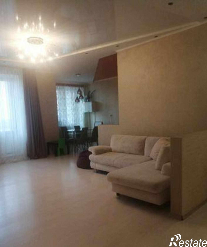 3-комн квартира проспект Космонавтов, 5Б