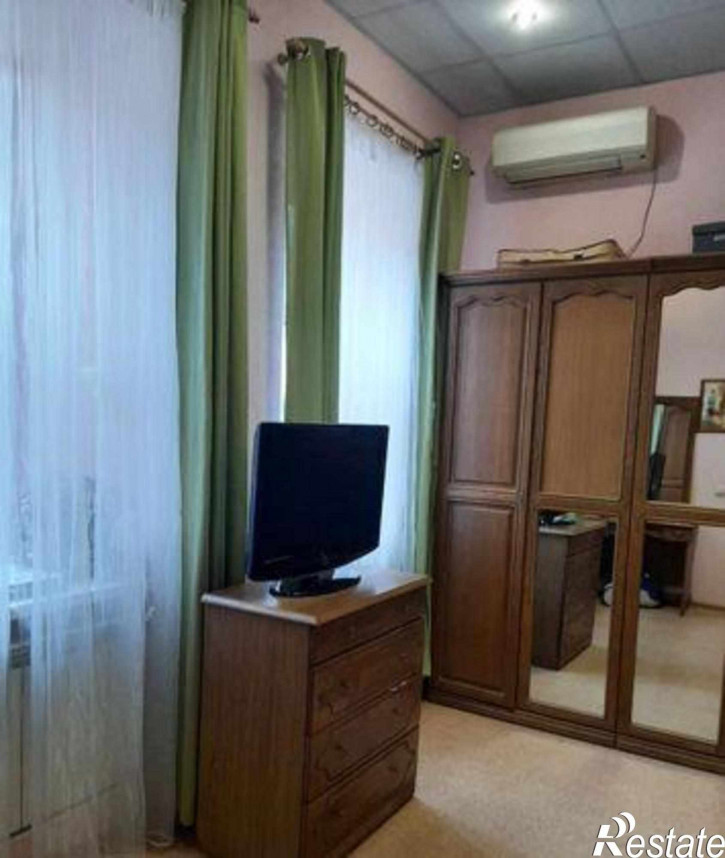 4-комн квартира улица 9-я Линия, 19/36