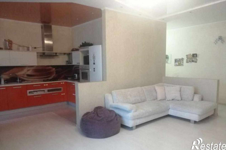 3-комн квартира проспект Космонавтов, 5Б