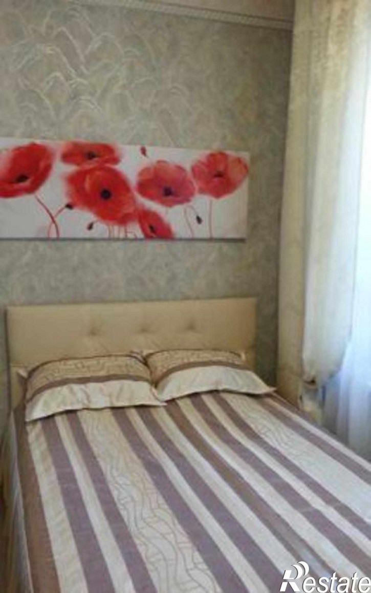 2-комн квартира улица 8-я Линия, 12