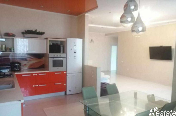 3-комн квартира проспект Космонавтов, 5Б