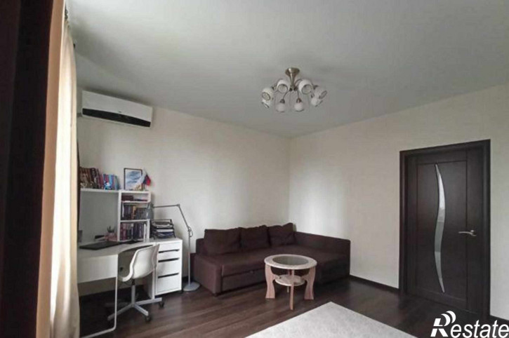 2-комн квартира улица Скачкова, 52