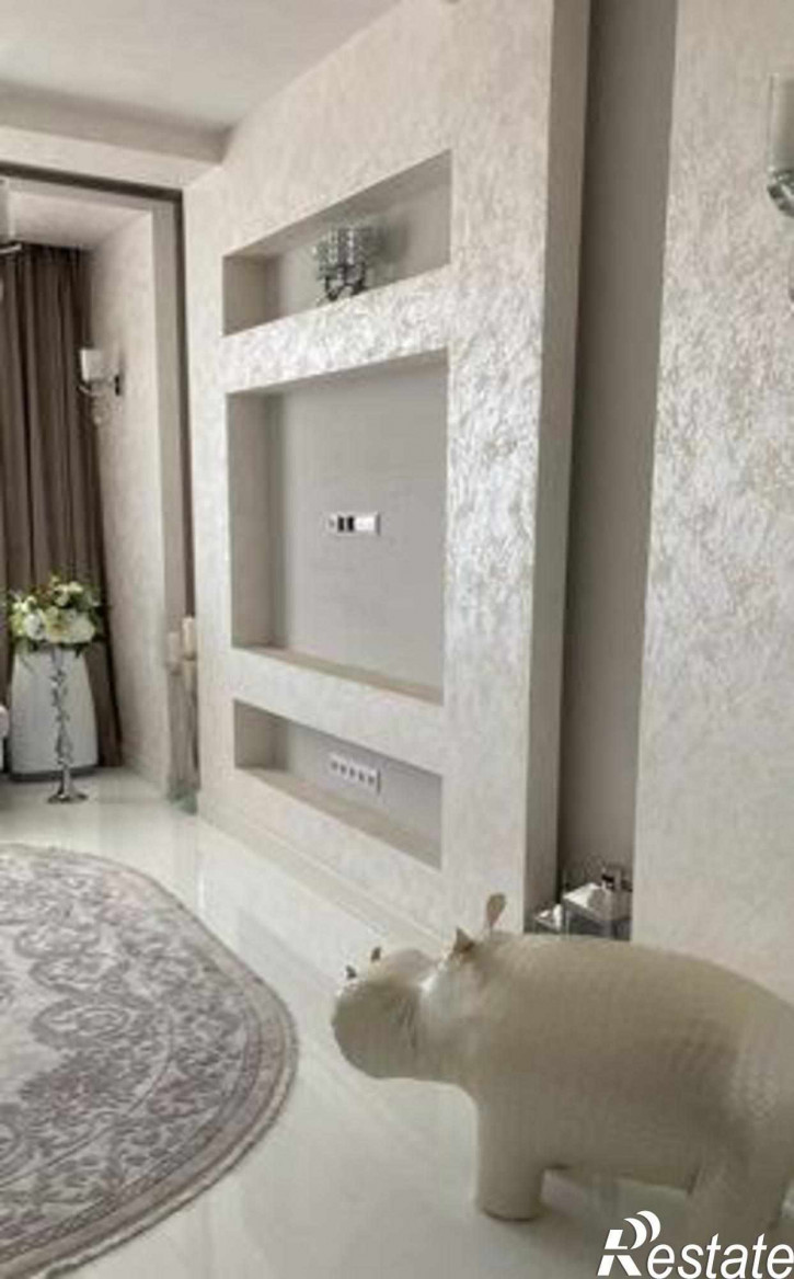 3-комн квартира улица Жданова, 11