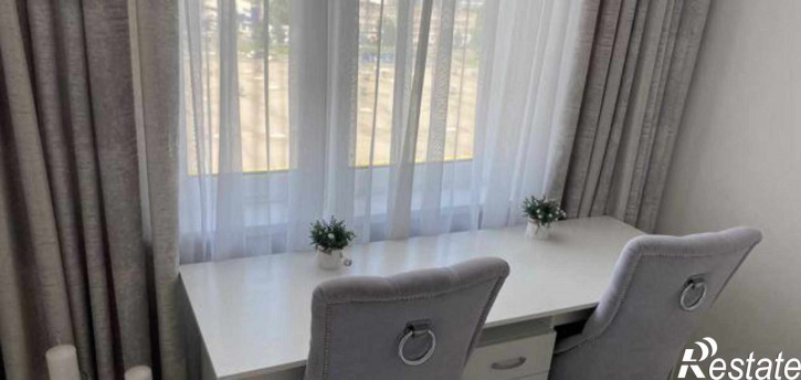 3-комн квартира улица Жданова, 11