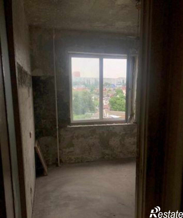 3-комн квартира бульвар Комарова, 42