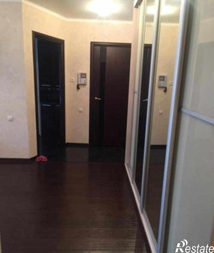 3-комн квартира улица Думенко, 5