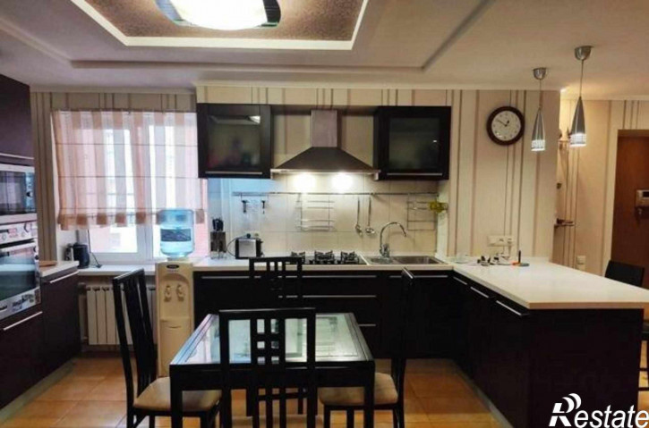 3-комн квартира улица Беляева, 28