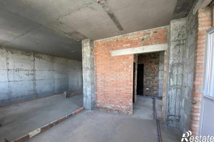 2-комн квартира улица Закруткина, 2/2