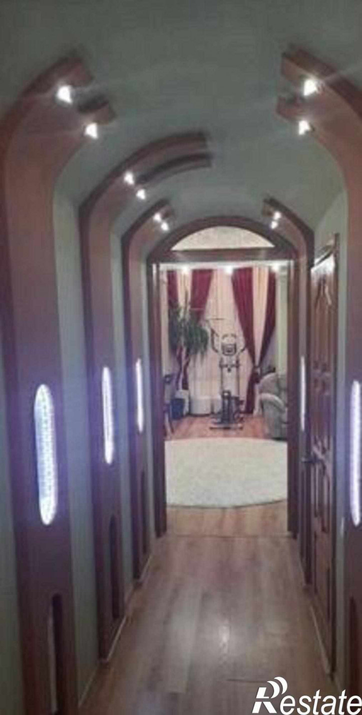 3-комн квартира улица Обороны, 44