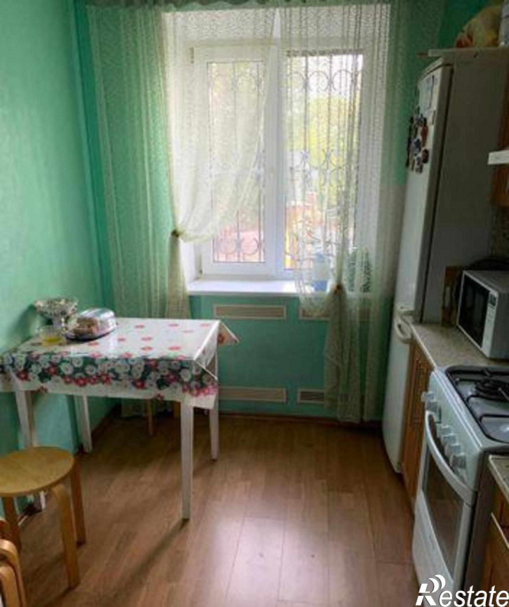 3-комн квартира проспект 40-летия Победы, 89