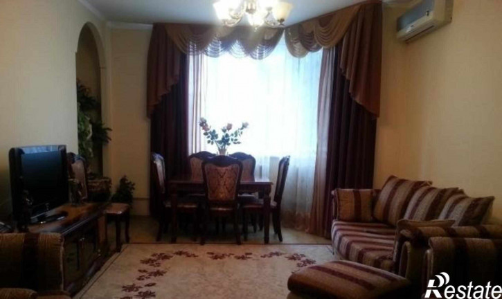 4-комн квартира улица Закруткина, 41-43