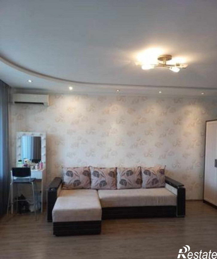 2-комн квартира бульвар Комарова, 12/1
