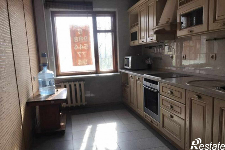 3-комн квартира улица Пацаева, 15