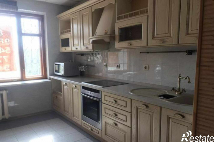 3-комн квартира улица Пацаева, 15