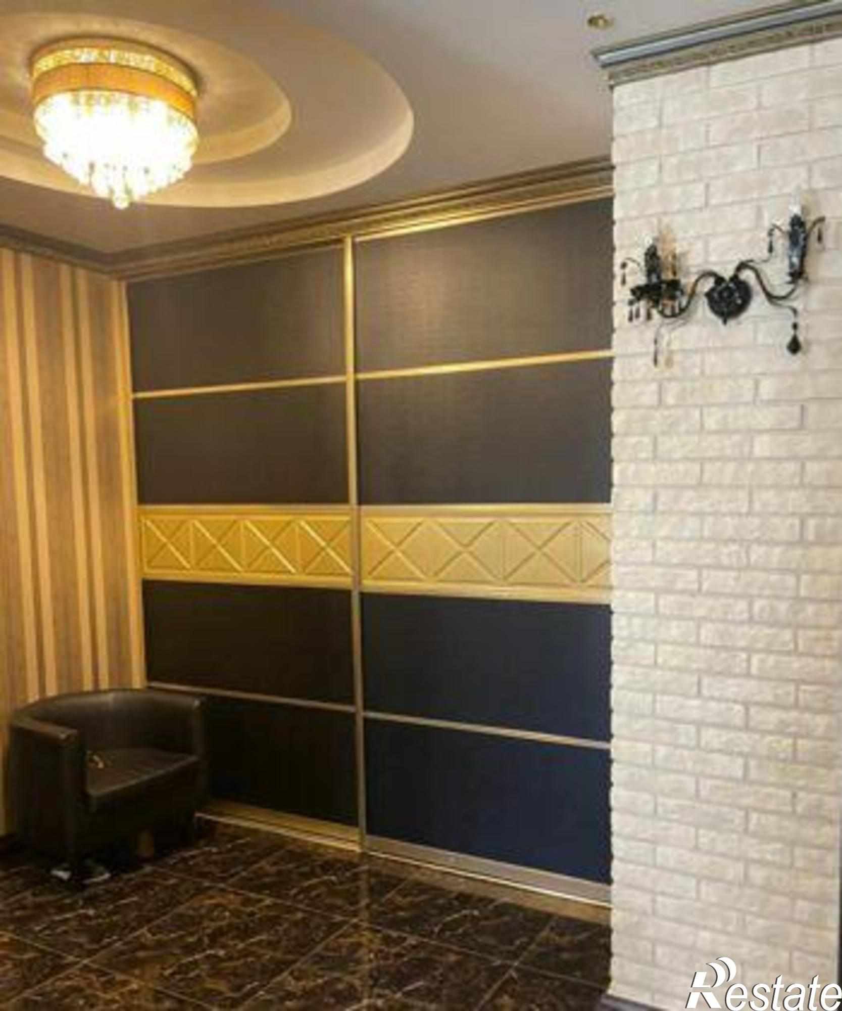 Купить квартиру за 7 990 000 рублей на бульвар Комарова, 16/5