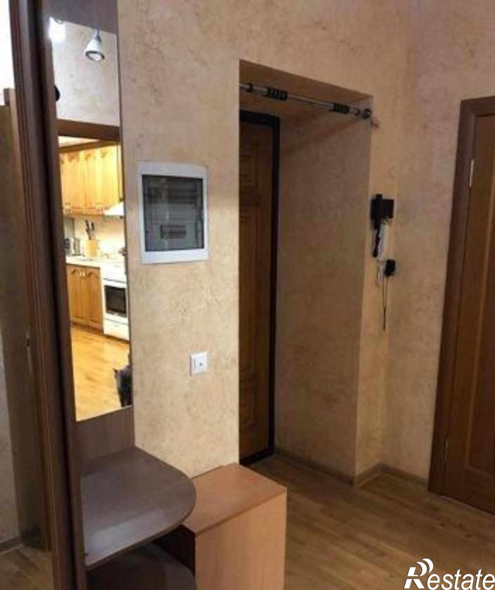 Купить квартиру за 5 360 000 рублей на улица Жмайлова, 4/9
