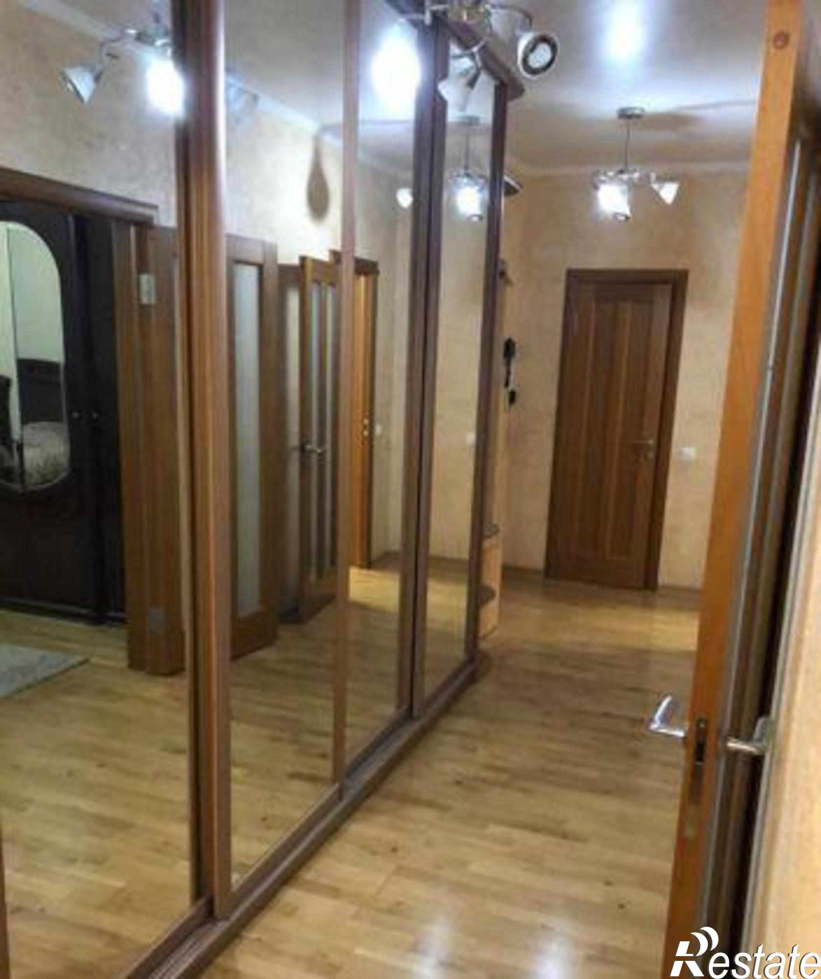 Купить квартиру за 5 360 000 рублей на улица Жмайлова, 4/9