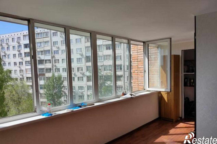 2-комн квартира проспект Космонавтов, 17