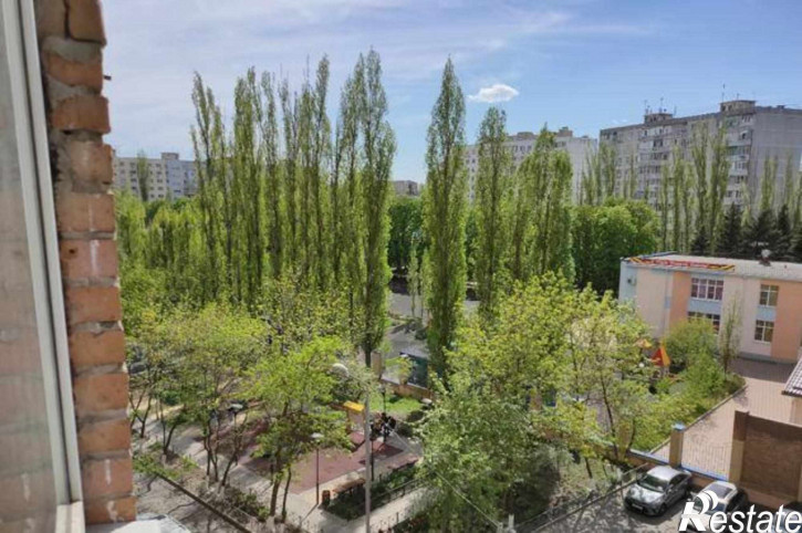 2-комн квартира проспект Космонавтов, 17