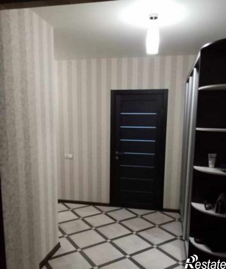 2-комн квартира улица Рыльского, 1